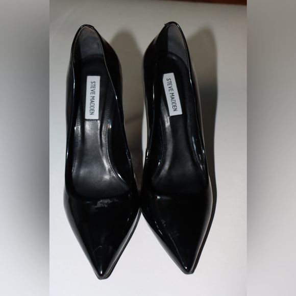 EUC Vala Black  Steve Madden Pointed Toe Pumps Size 9.5 - Picture 2 of 7